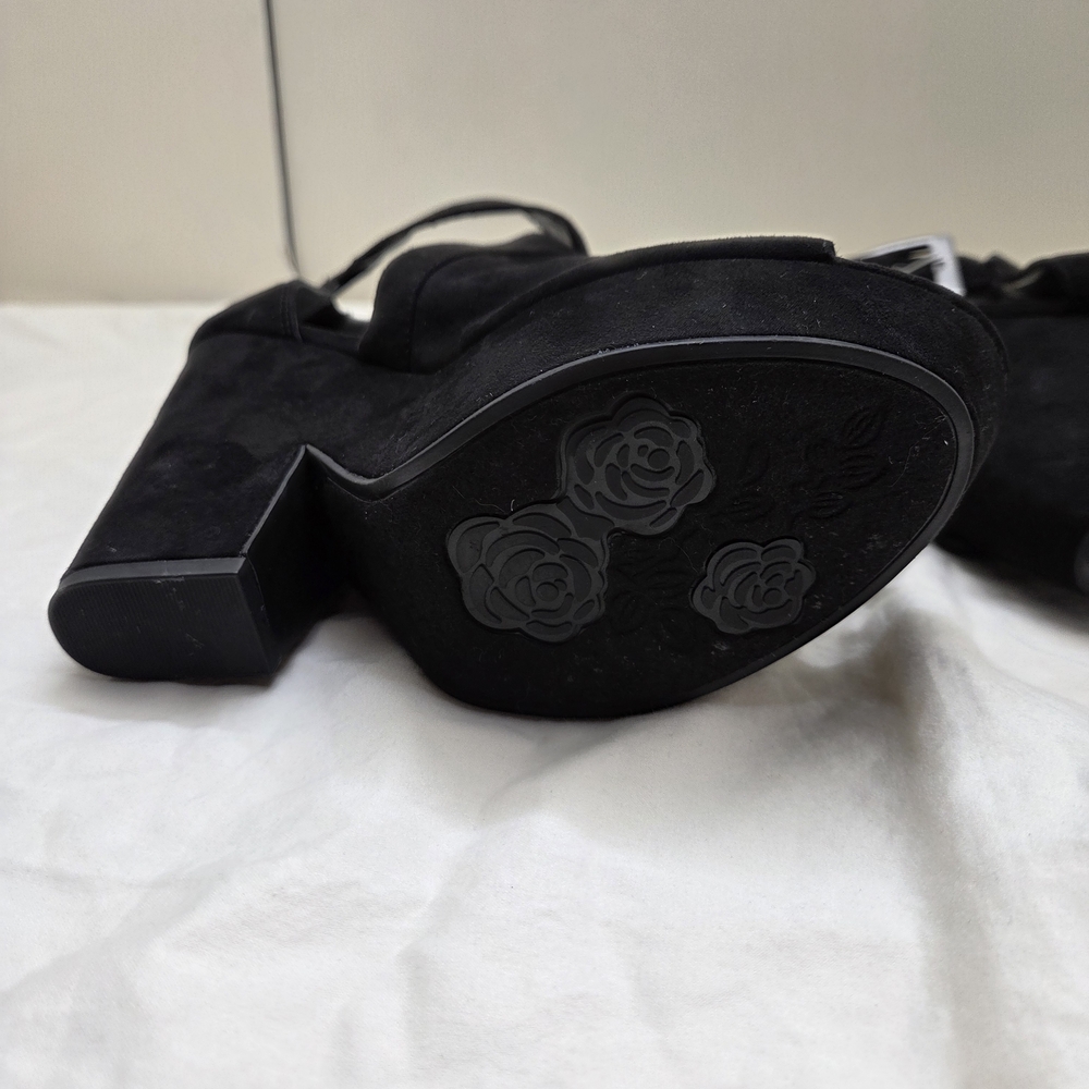 Carlos by Carlos Santana Black Suede Chunky Open Toe Heels | Size 6 | 4” Heel - Picture 6 of 13